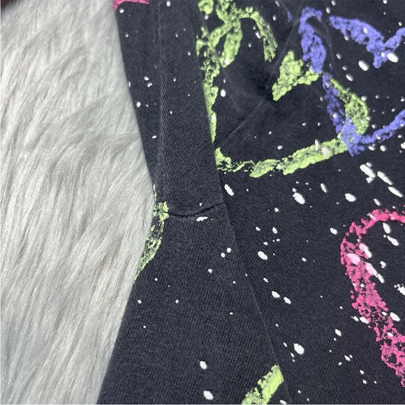 Vintage Adults AOP Splatter Paint Black Single Stitch Heart T Shirt - Picture 15 of 16